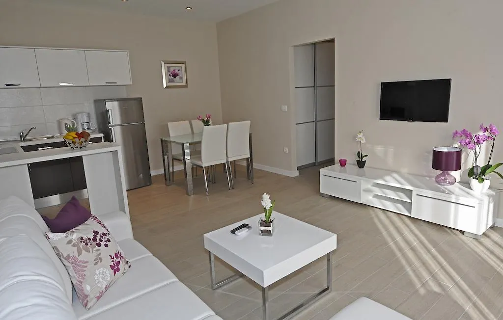 Apartments Villa Violet Zadar 0*,